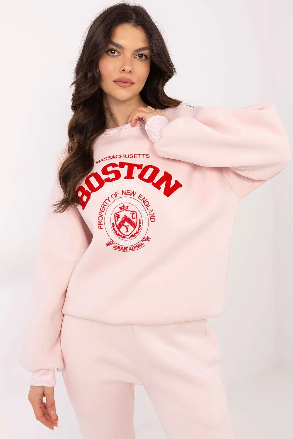Cozy & Stylish Boston Sweatshirt – Cozy, Stylish & Perfect for Everyday Wear